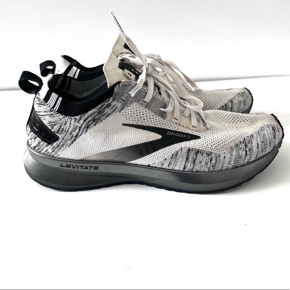 Athletic_Shoes